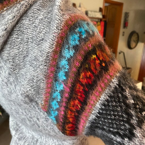 Sweater - Picture 4 of 6
